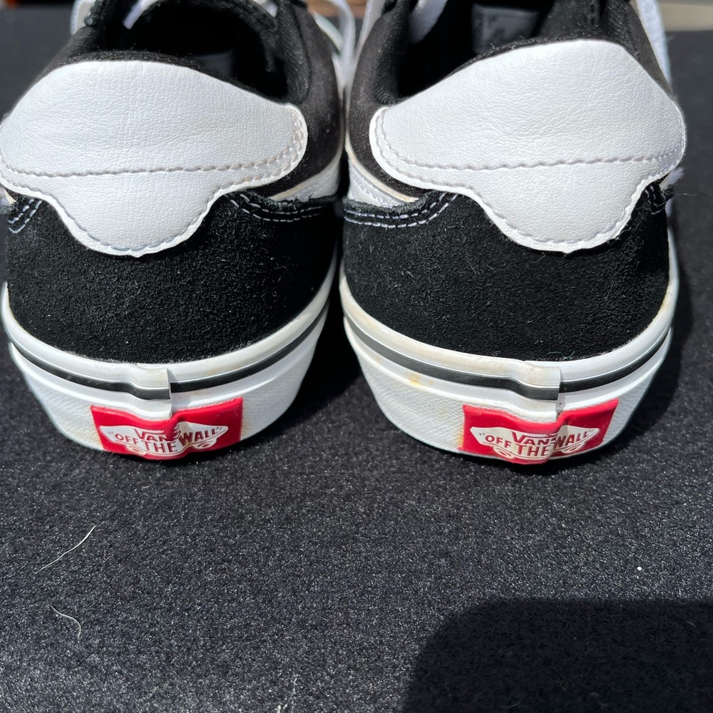 Vans Kids youth Black & White Old Skool Skate Shoes good condition size 4 - Picture 3 of 10